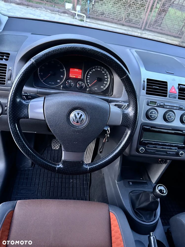 Volkswagen Touran 1.4 TSI Cross - 9