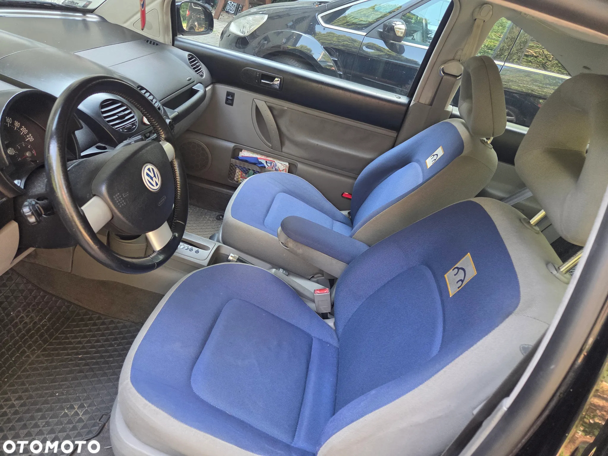 Volkswagen New Beetle - 12