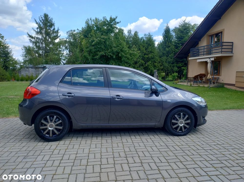 Toyota Auris 1.6 VVT-i Executive - 4