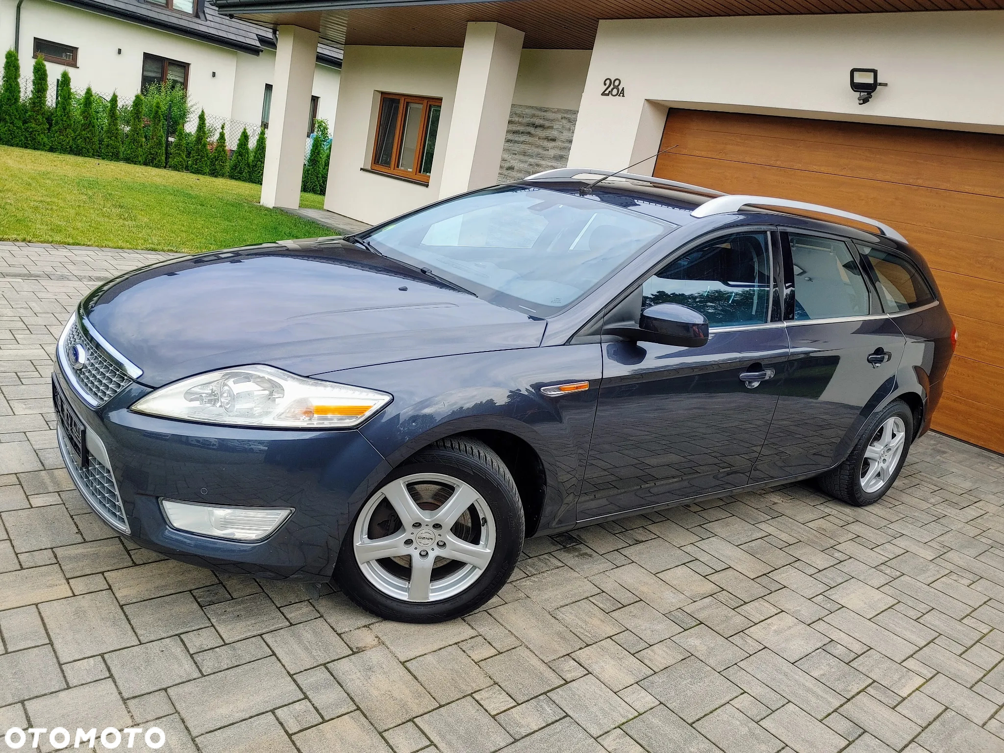 Ford Mondeo 2.0 Ghia - 8