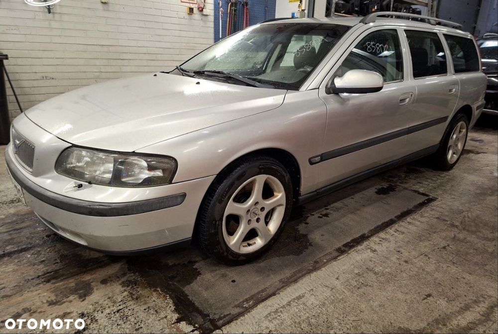 Volvo V70 - 1