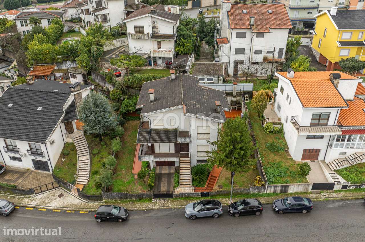 Moradia Individual T4 em Nogueira, Braga - Grande imagem: 4/41