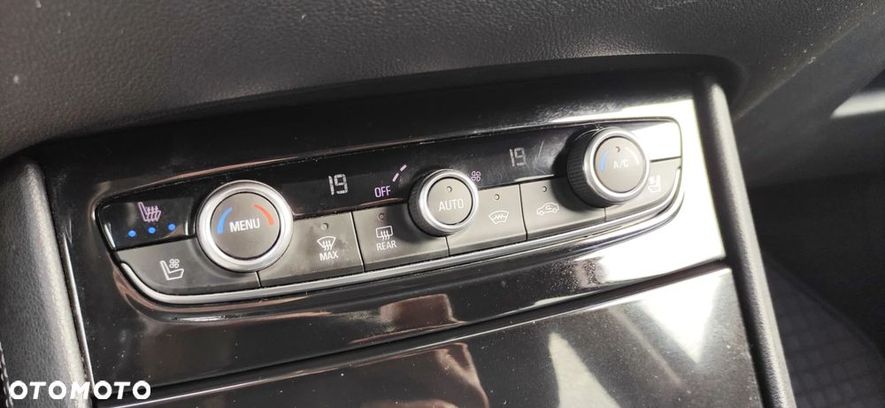 Opel Grandland X 1.6 D Start/Stop Business INNOVATION - 16