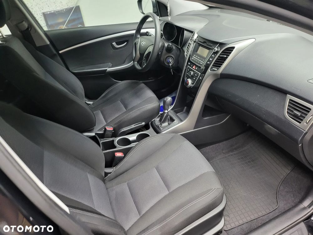 Hyundai i30 1.6 CRDi Premium - 17