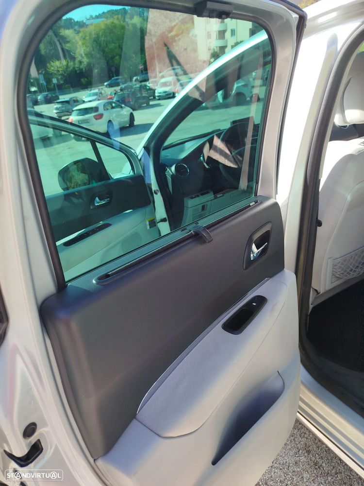 Peugeot 3008 1.6 e-HDi Allure 2-Tronic - 16