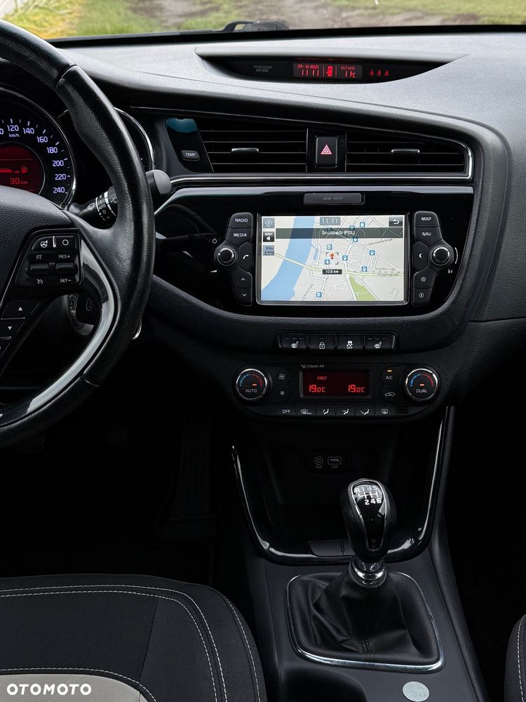 Kia Ceed 1.4 CVVT Dream Team Edition - 16