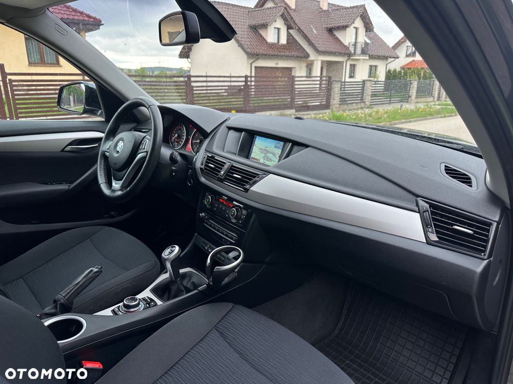 BMW X1 sDrive18i Sport Line - 16