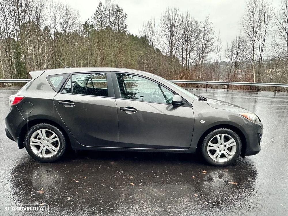 Usado Mazda 3 2010 - 2 000 EUR, 201 300 km - Standvirtual.com