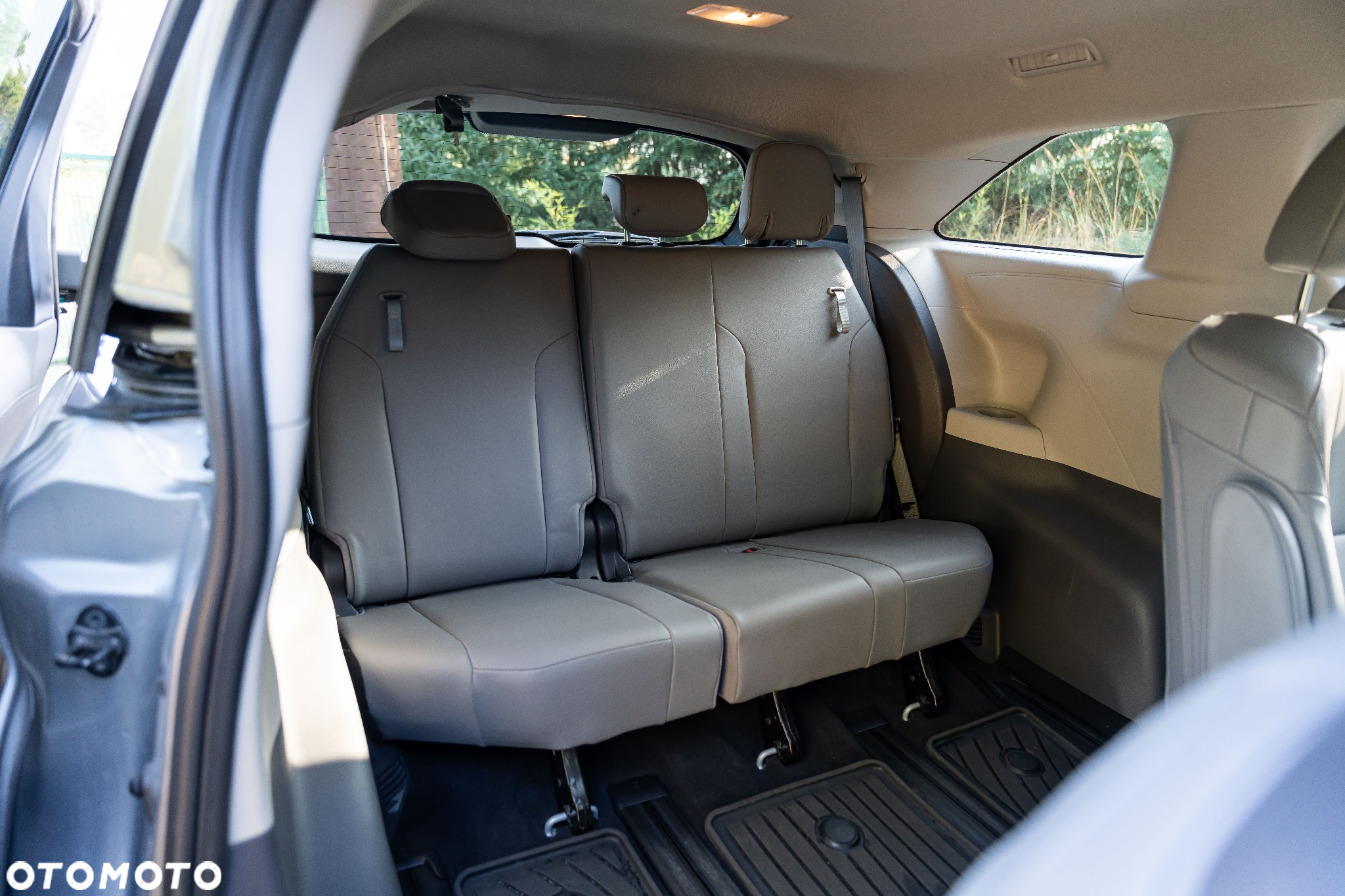 Toyota Sienna - 36