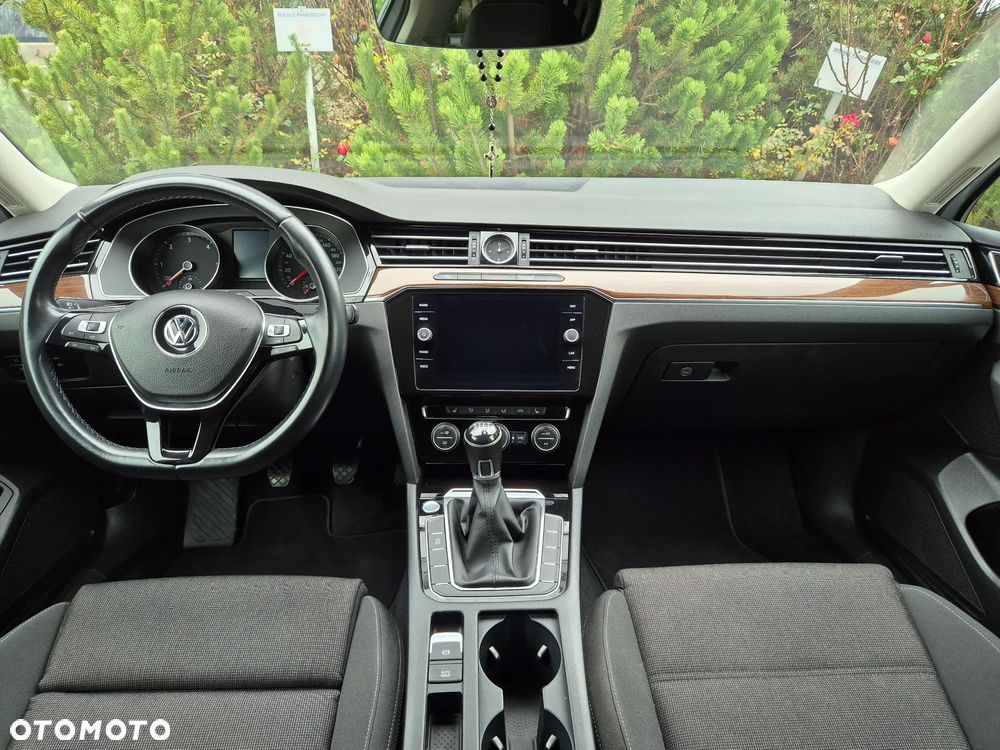 Volkswagen Passat 2.0 TDI BMT Highline - 16