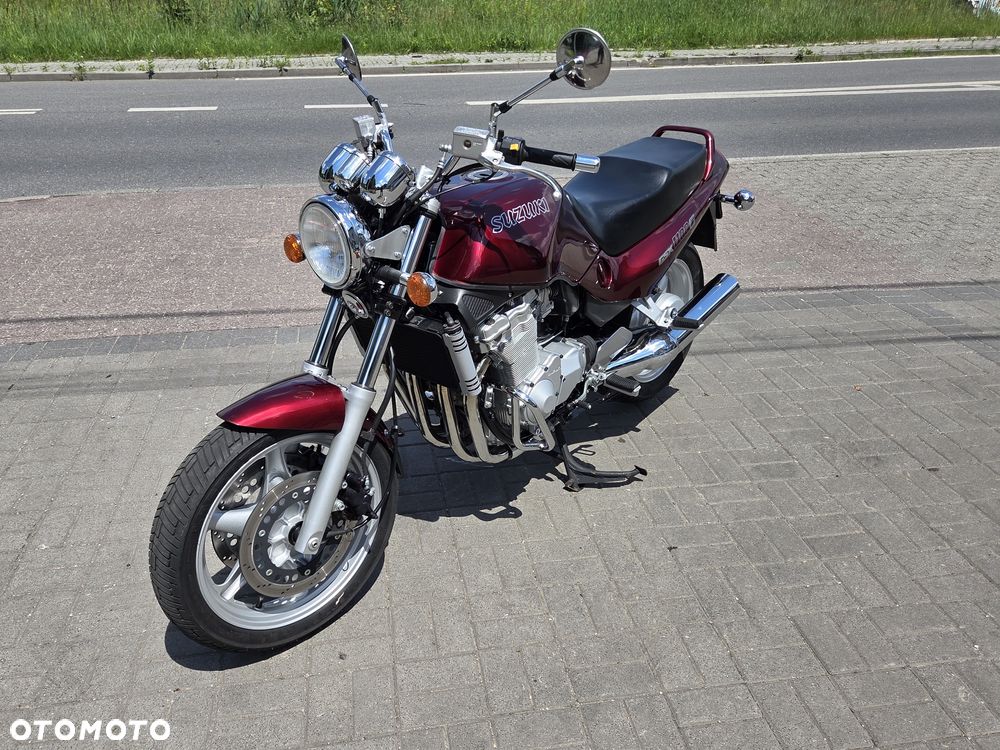 Suzuki GSX - 28