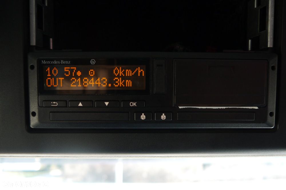 Mercedes-Benz AROCS - 10