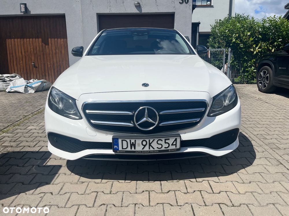 Mercedes-Benz Klasa E 220 d 4-Matic 9G-TRONIC - 2
