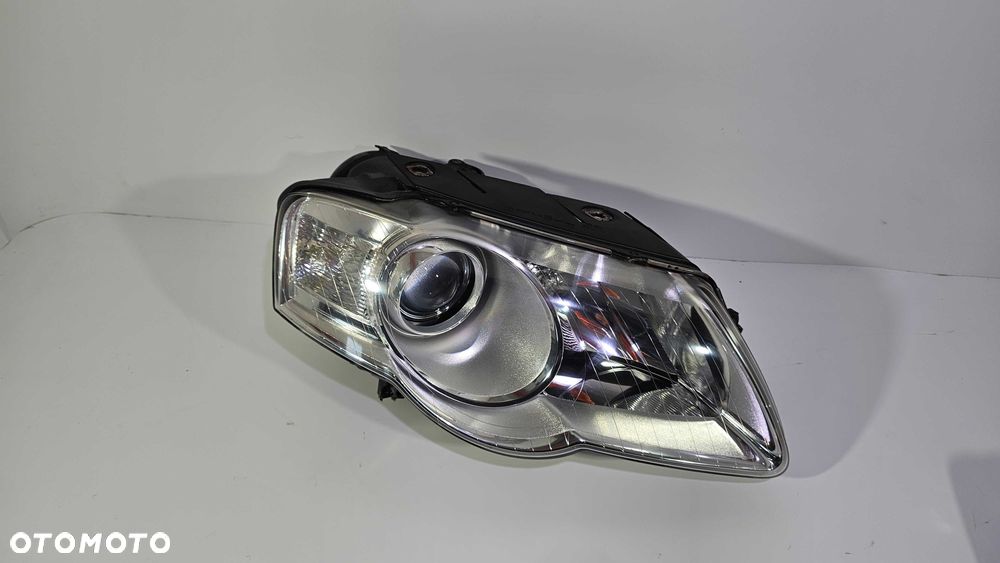 VW Passat B6 Lampy Przód Przednie Komplet Lewa + Prawa Europa Oryginał Valeo Stan BDB - 7