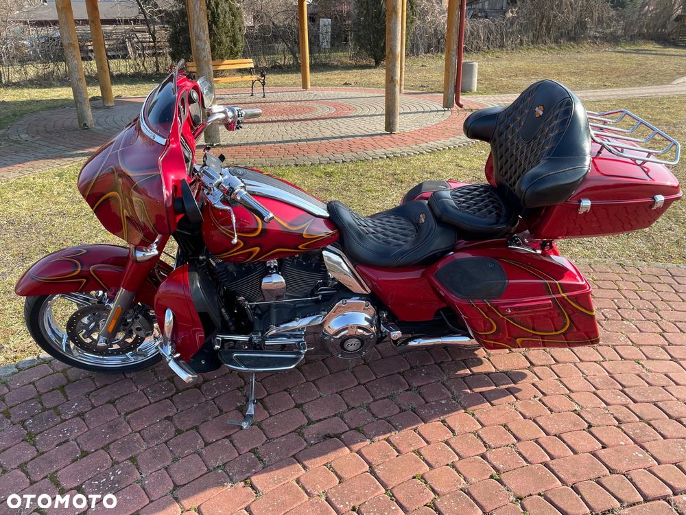 Harley-Davidson CVO Street Glide - 2