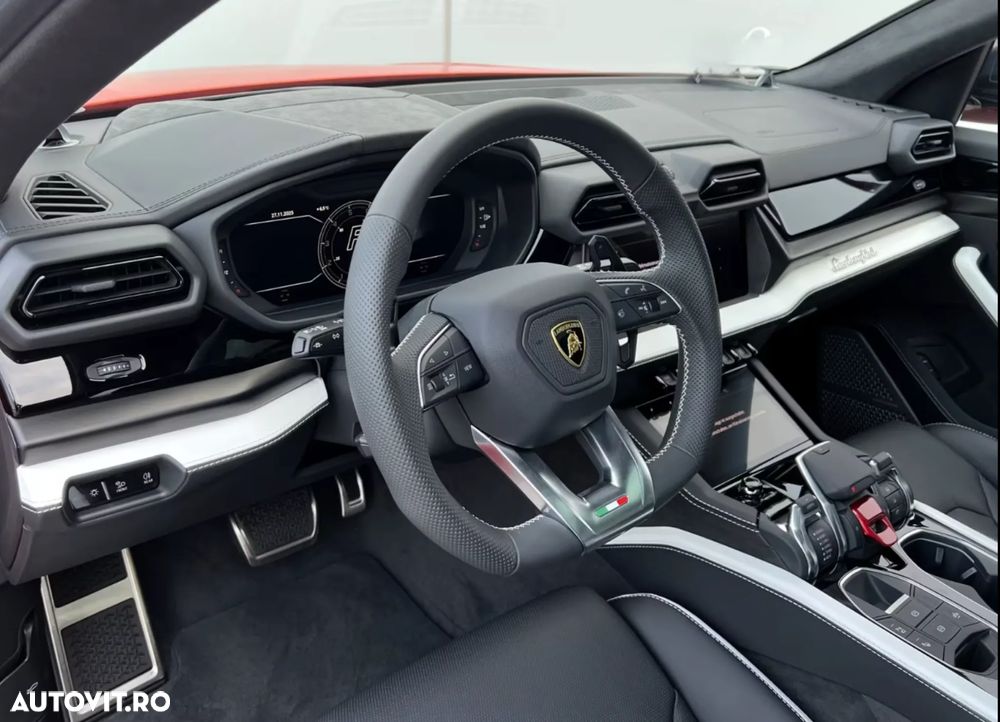 Lamborghini URUS - 12
