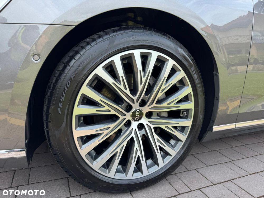 Audi A8 - 12