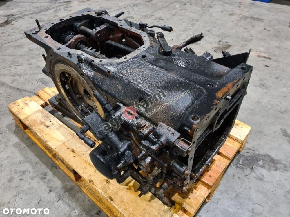 Tylny most Massey Ferguson 6130 851B1 - 1