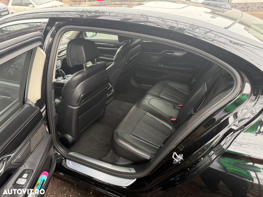 BMW Seria 7 750i xDrive - 6