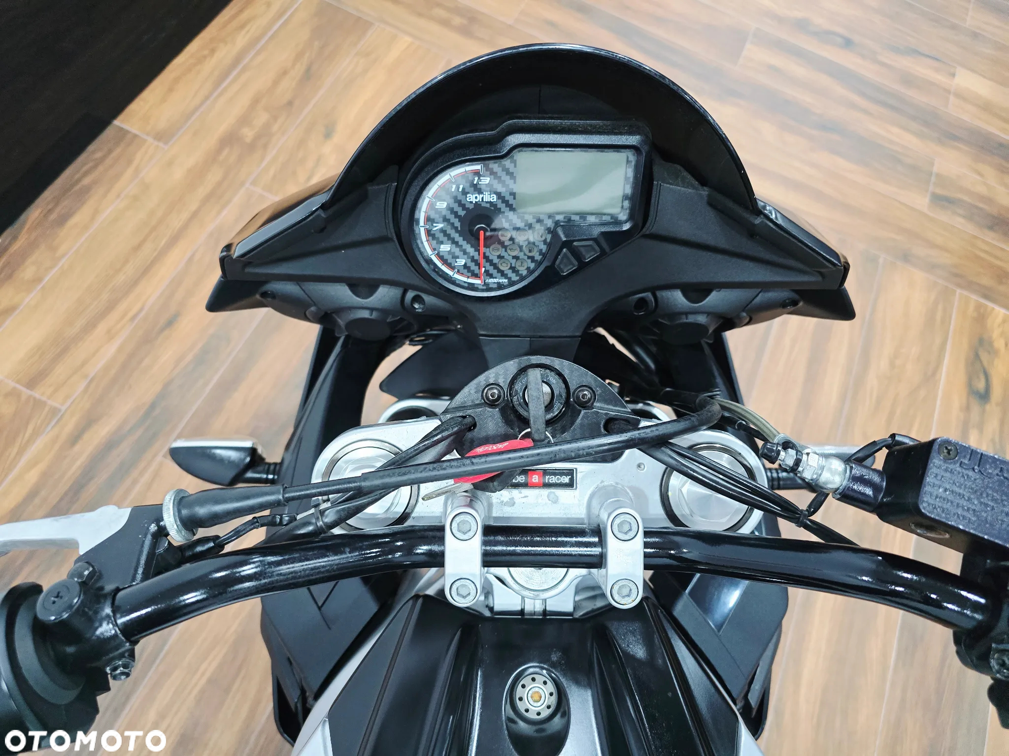 Aprilia Tuono - 6