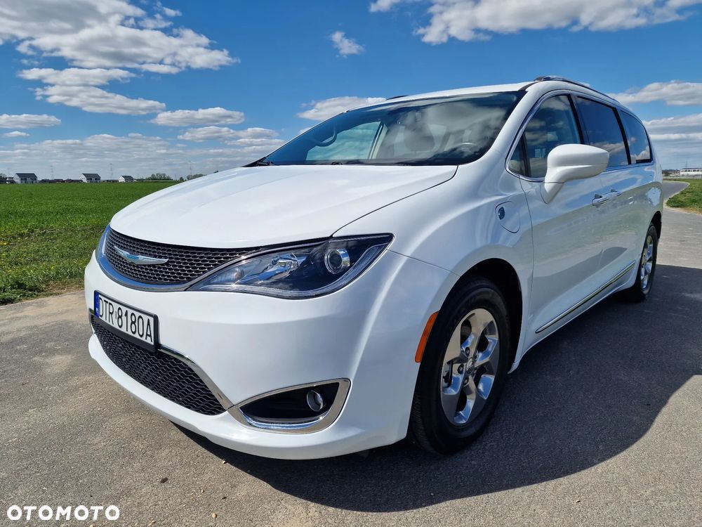 Chrysler Pacifica - 12