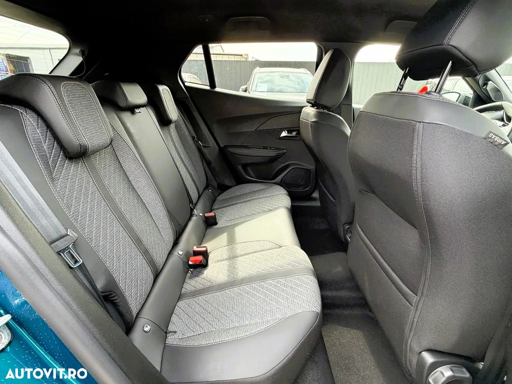 Peugeot 2008 1.2L e-DCS6 MHEV Allure - 15