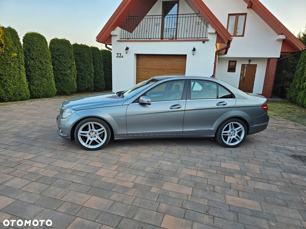 Mercedes-Benz Klasa C 180 CGI Automatik BlueEFFICIENCY - 4