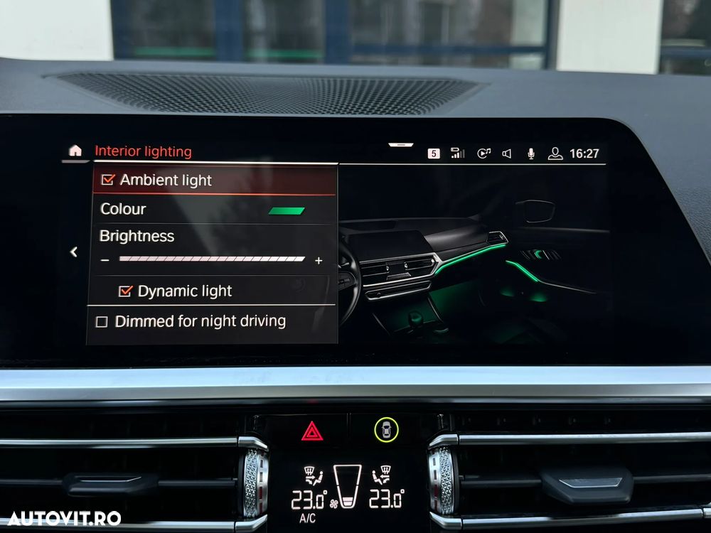 BMW Seria 3 330i AT M Sport - 32