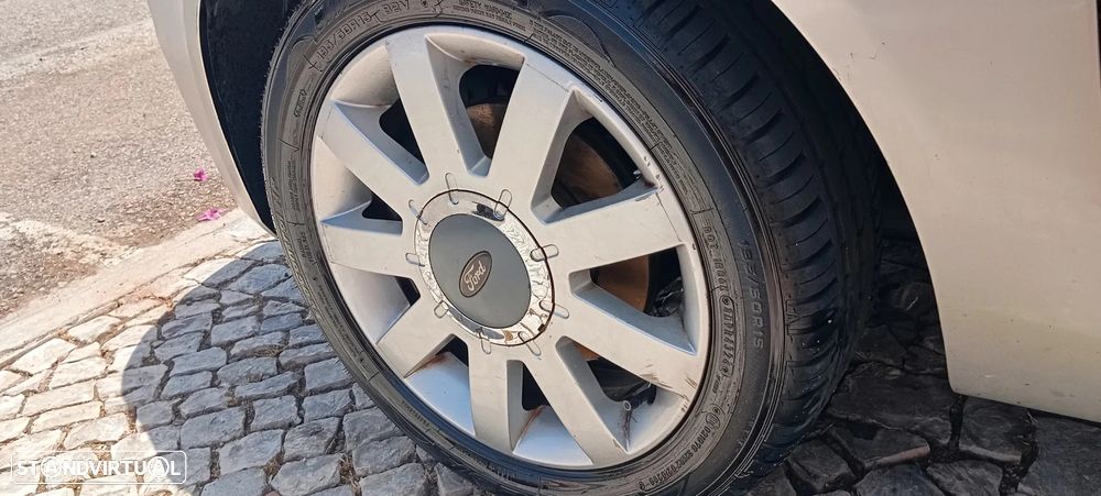 Ford Fiesta 1.25 Ghia - 21