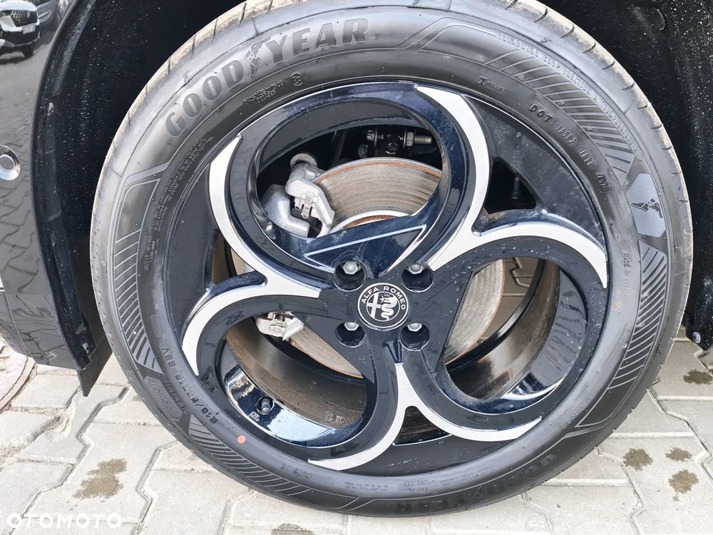 Alfa Romeo Junior 1.2 VGT Ibrida Ti - 31