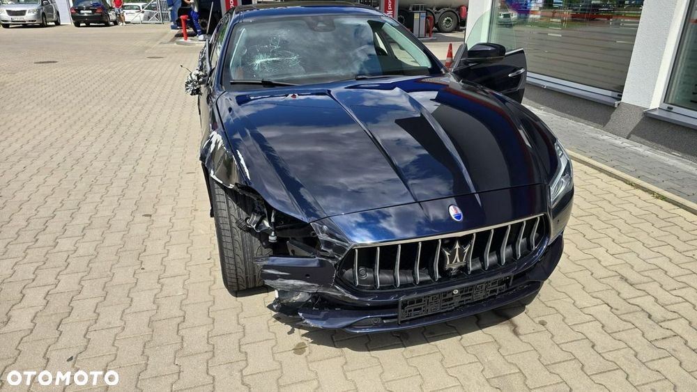 Maserati Quattroporte - 14