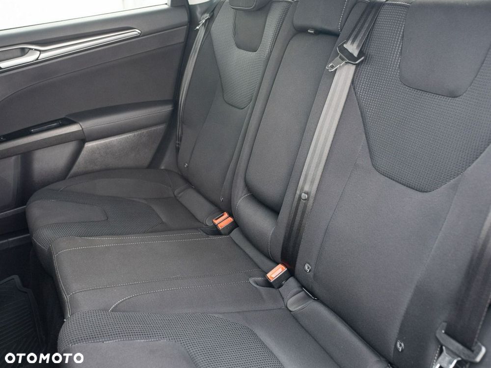 Ford Mondeo - 28