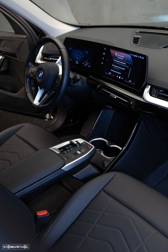 BMW iX1 eDrive20 xLine - 8