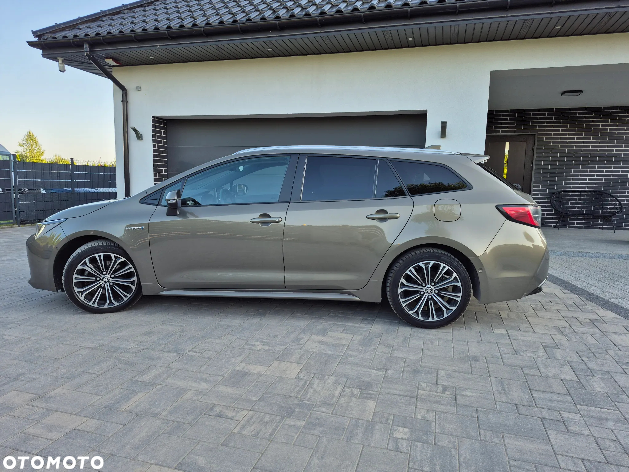 Toyota Corolla 2.0 Hybrid Comfort - 25