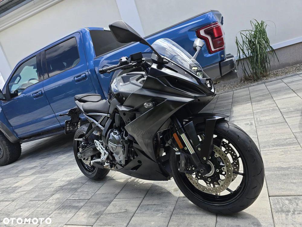 Suzuki GSX-R - 1