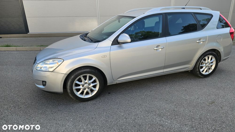 Kia Ceed - 25