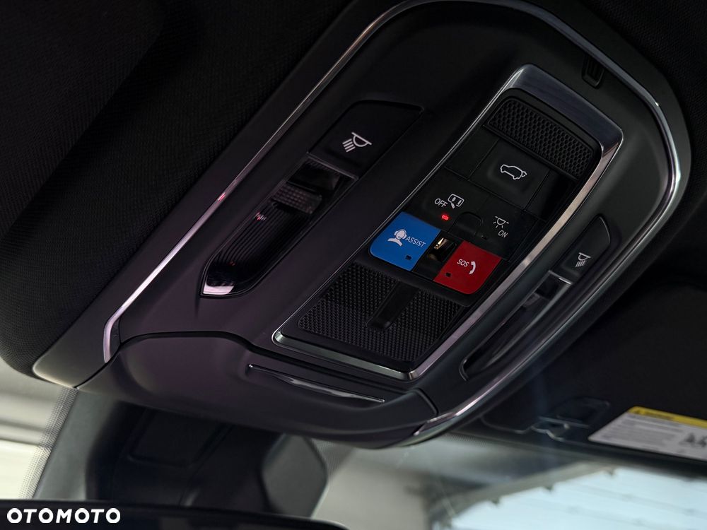 Jeep Grand Cherokee - 20