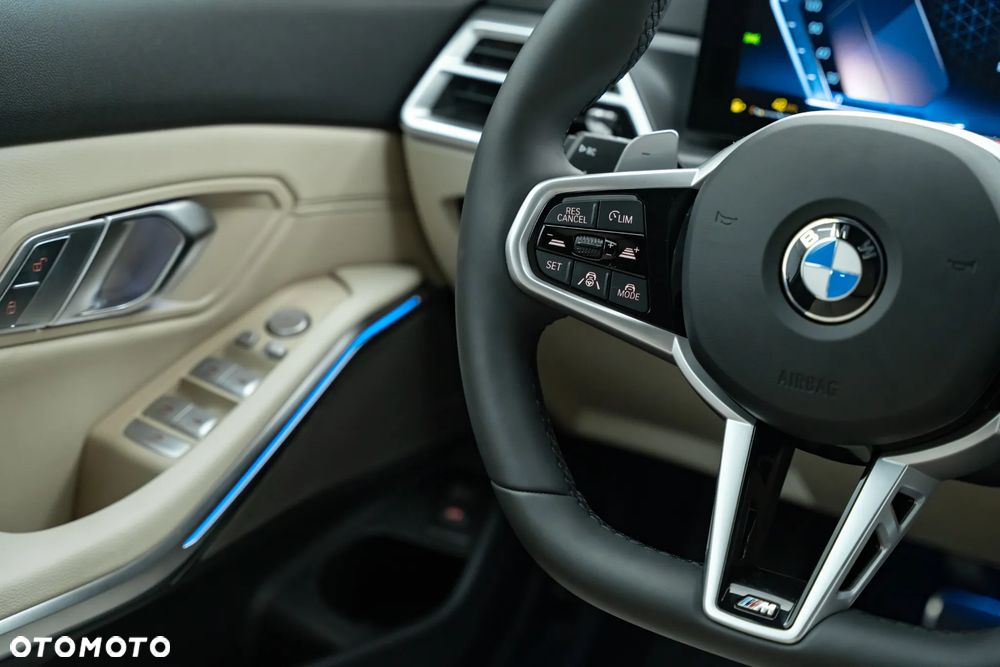 BMW Seria 3 330i xDrive M Sport - 36