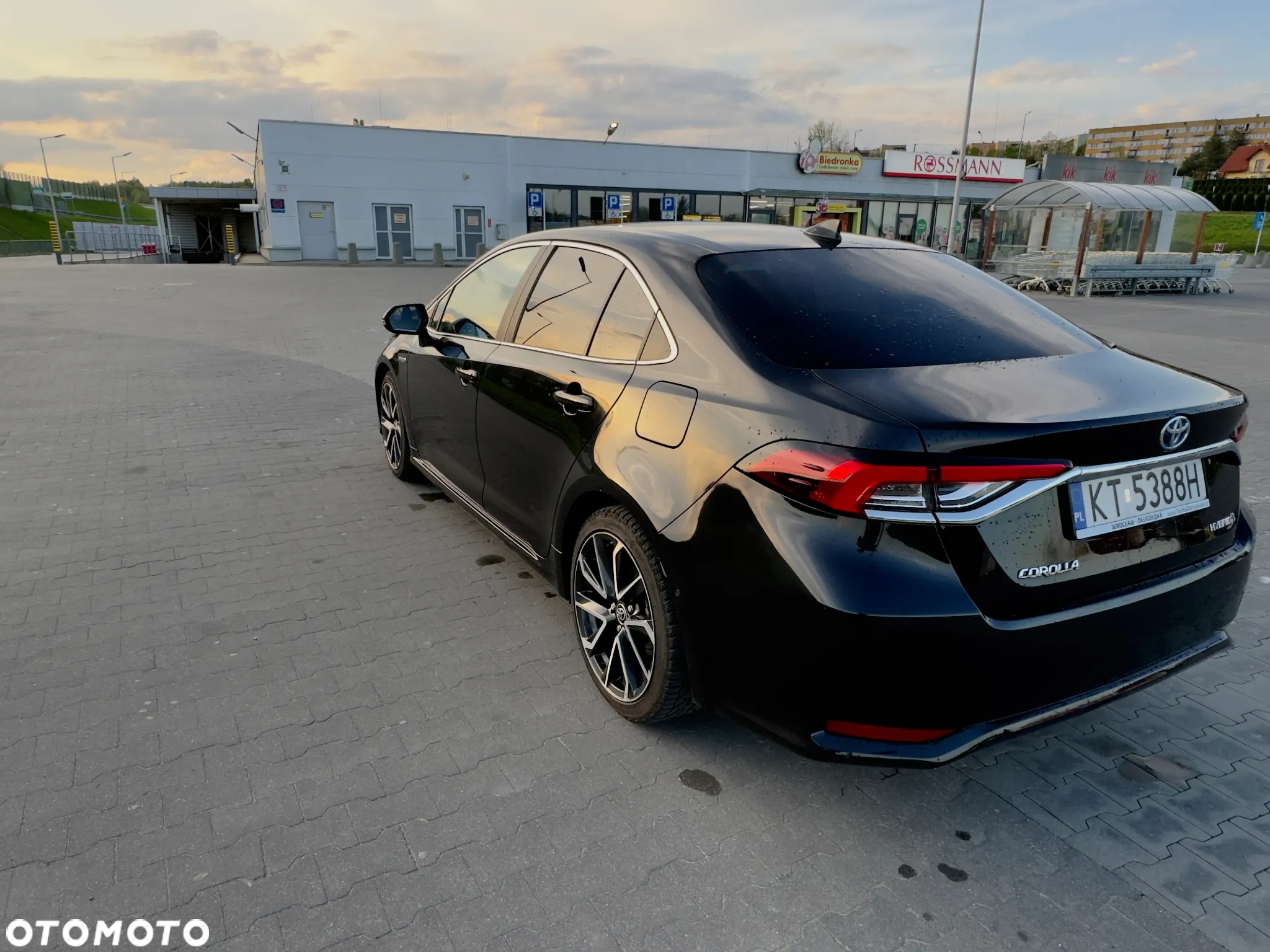 Toyota Corolla 1.8 Hybrid Executive - 2