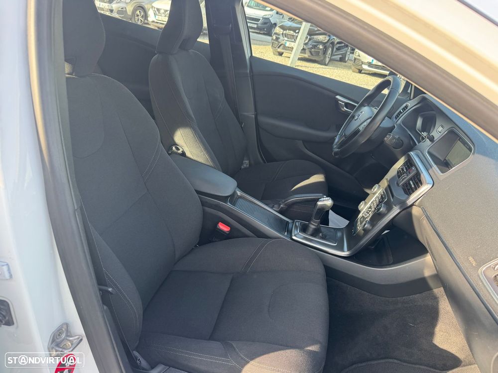 Volvo V40 2.0 D2 Momentum - 12