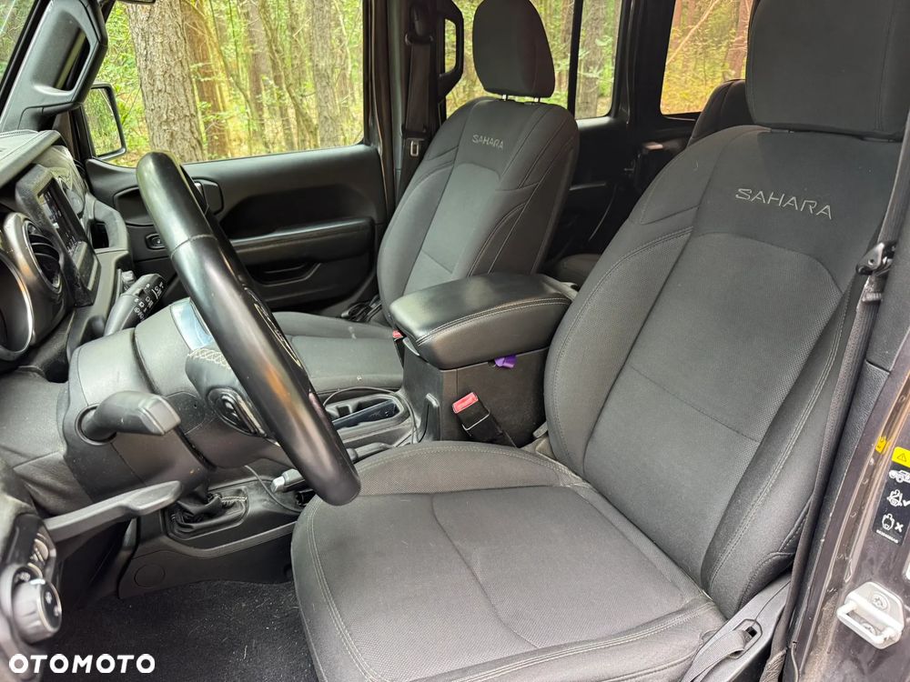 Jeep Wrangler - 14