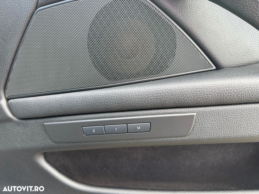 BMW Seria 5 530d xDrive - 12