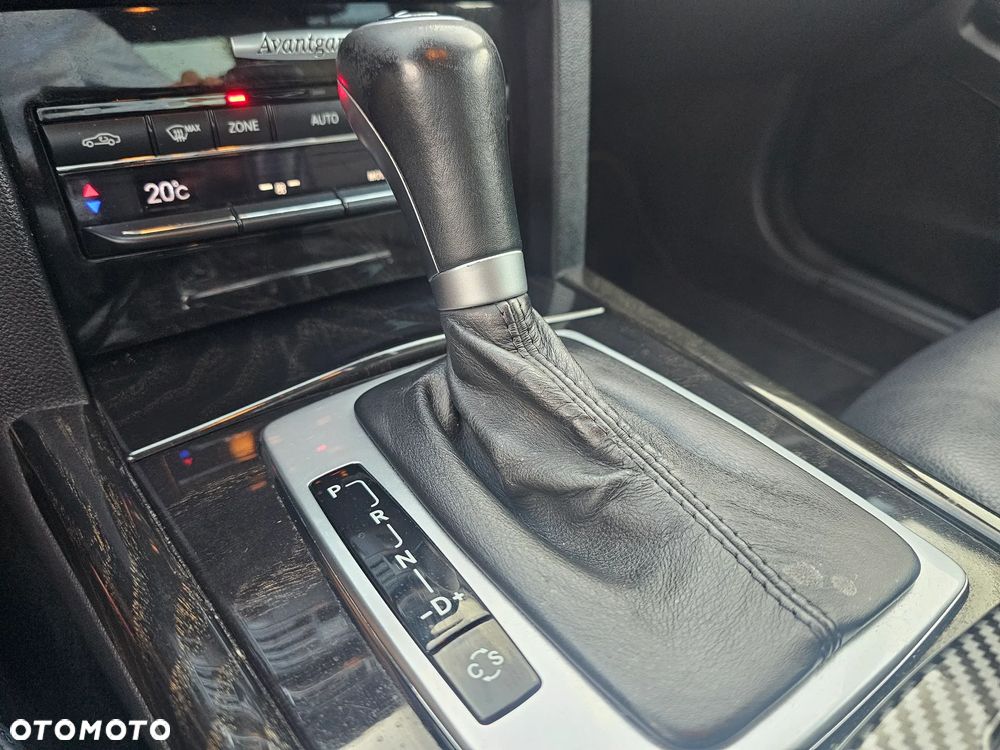 Mercedes-Benz Klasa E 200 BlueEFFICIENCY 7G-TRONIC Avantgarde - 27