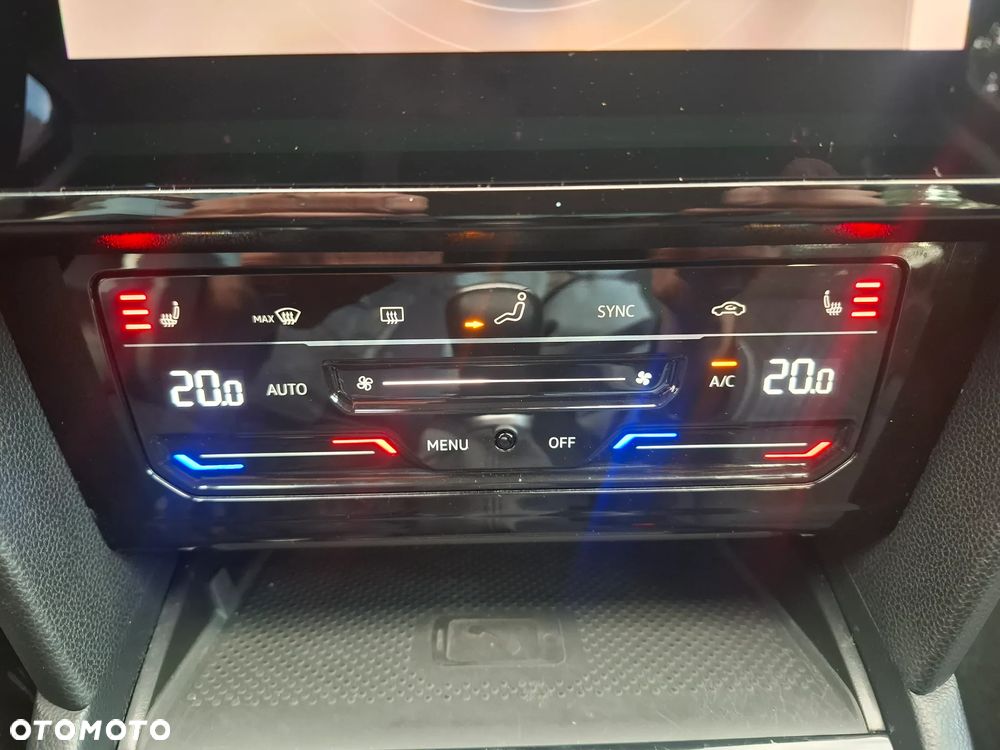 Volkswagen Passat 2.0 TDI SCR Elegance - 28