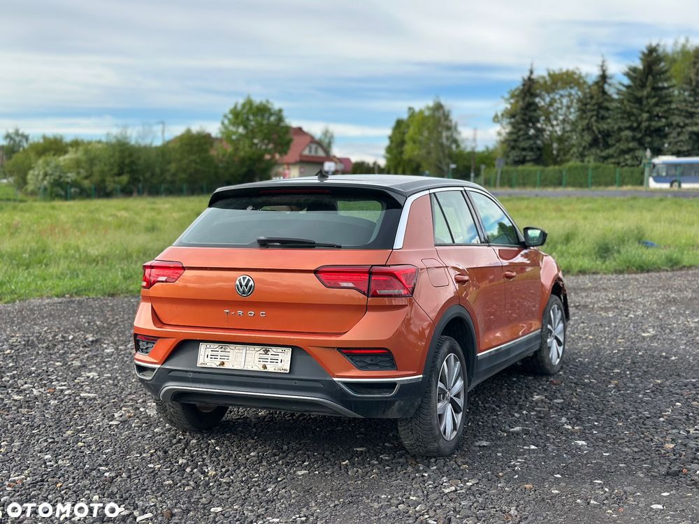 Volkswagen T-Roc - 12