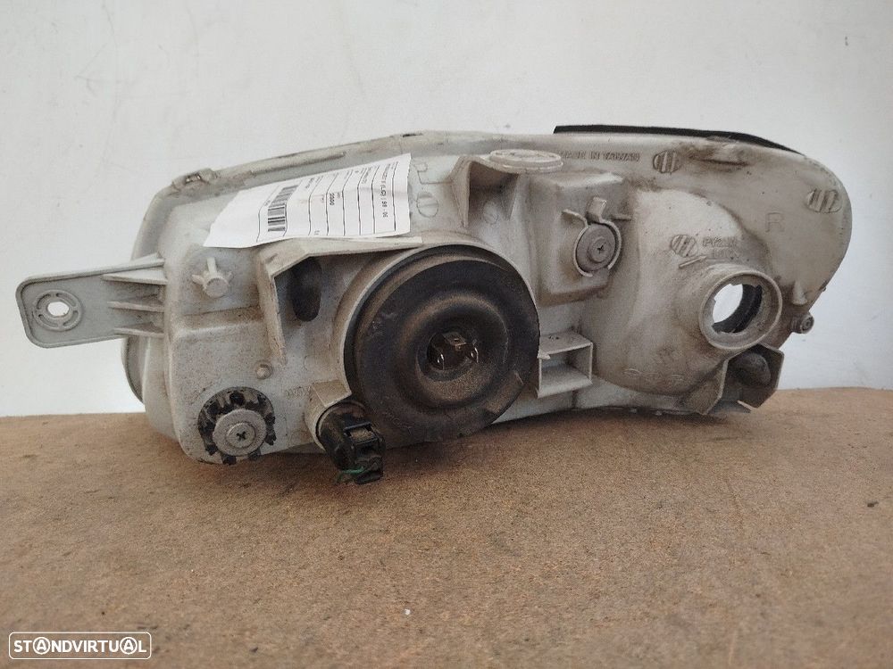 Farol/ Otica Dianteiro Dto Hyundai Accent Ii (Lc) - 2