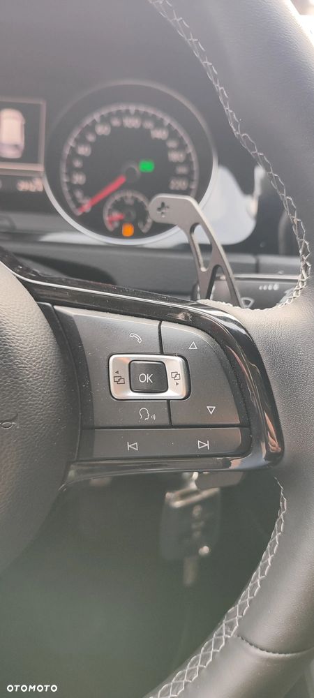 Volkswagen Golf 2.0 TDI SCR DSG Highline - 20