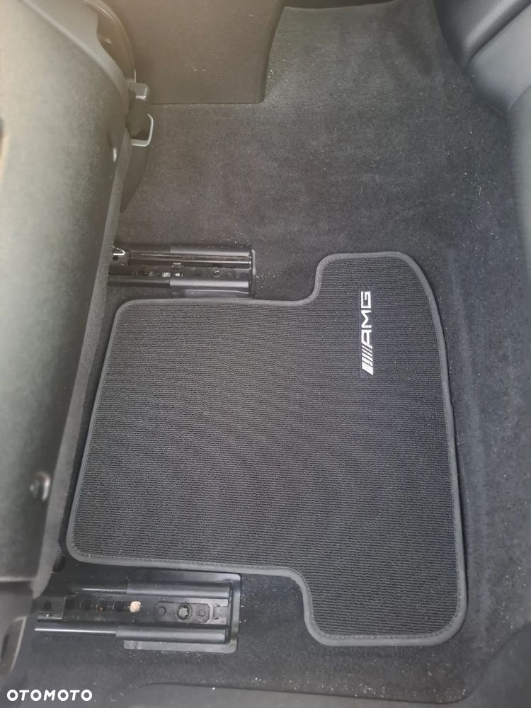 Mercedes-Benz Klasa C 180 CGI BlueEff - 11