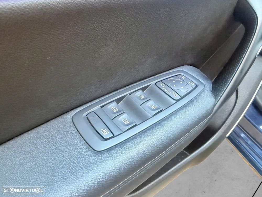 Renault Mégane Sport Tourer ENERGY TCe 130 INTENS - 12