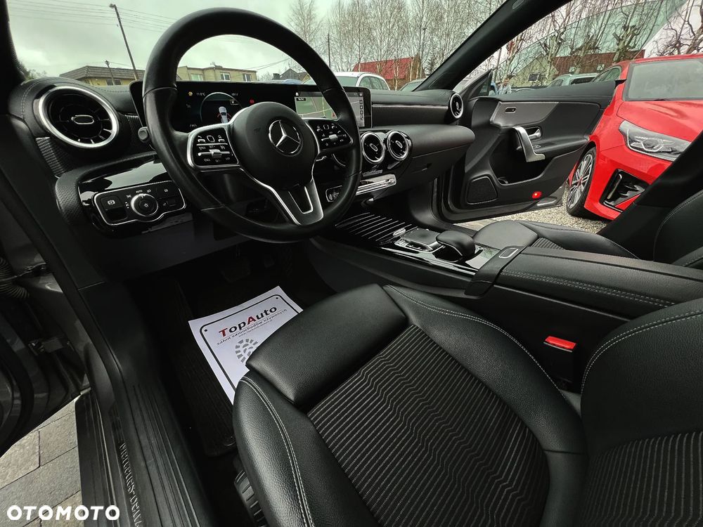 Mercedes-Benz CLA 220 d 8G-DCT - 19